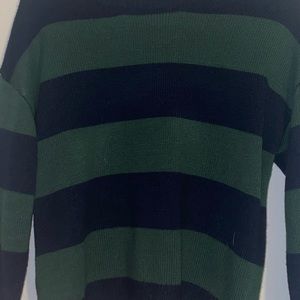 brandy Melville sweater || green and black ||